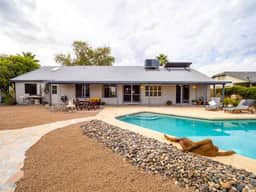 Stunning Royale - Glendale - Image 2