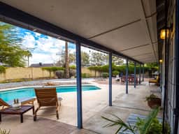 Stunning Royale - Glendale - Image 4