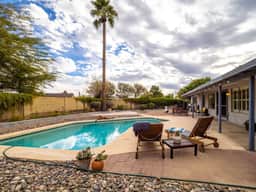 Stunning Royale - Glendale - Image 3