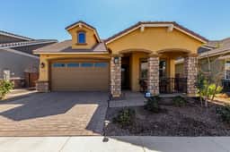Stunning Queen Creek - Image 4