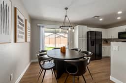 Stunning Willow - El Mirage - Image 3