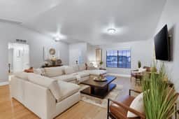Stunning Taylor - Prescott Valley - Image 3
