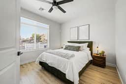 Stunning Clarendon - Phoenix - Image 4