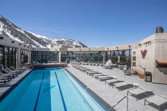 Stunning Snowbird Cliff Club - Image 2