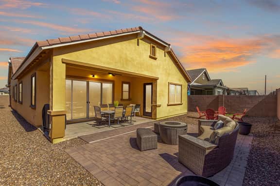 Stunning Queen Creek - Image 3