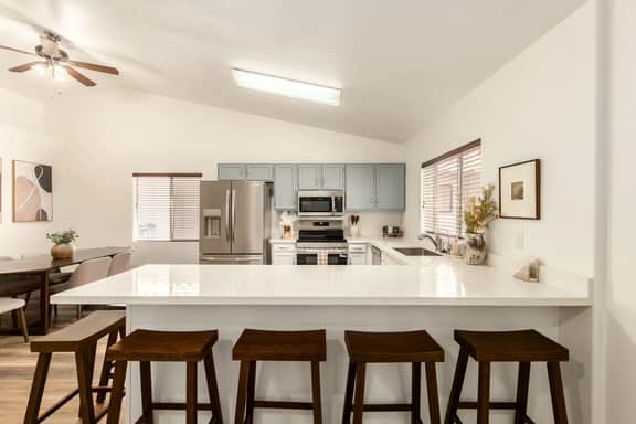 Stunning Cortez - Gilbert - Image 4