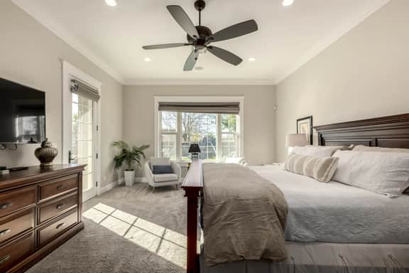 Stunning Mallory - Mesa - Image 4