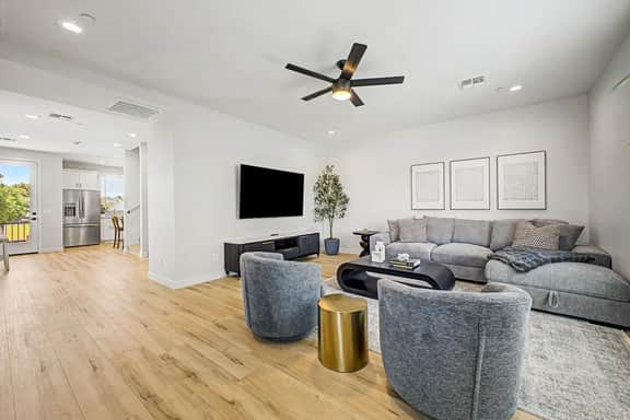 Stunning Clarendon - Phoenix - Image 2