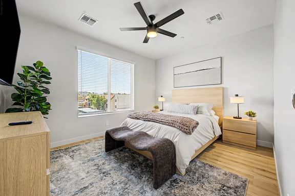 Stunning Clarendon - Phoenix - Image 5