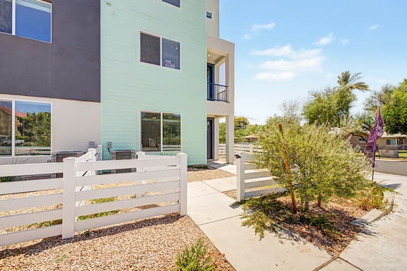 Stunning Clarendon - Phoenix - Image 1